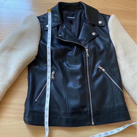 Motor jacket with shearling sleeves - Picture 3 of 6